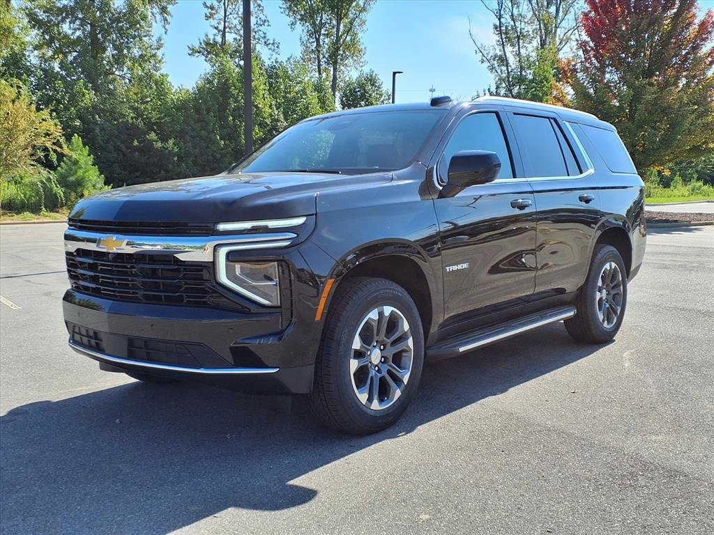 2025 Chevrolet Tahoe LS photo 3