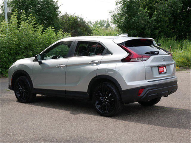 2025 Mitsubishi Eclipse Cross LE photo 3