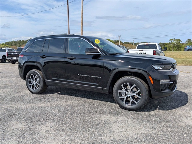 2025 Jeep Grand Cherokee Limited photo 2