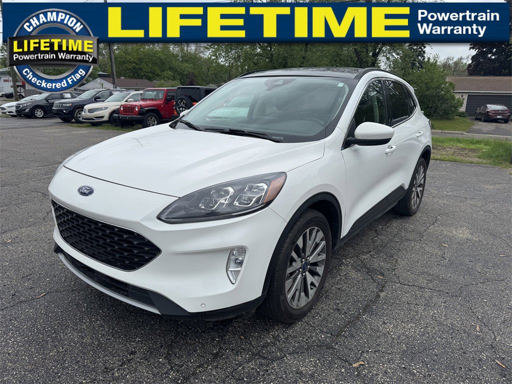 2022 Ford Escape Titanium's photo