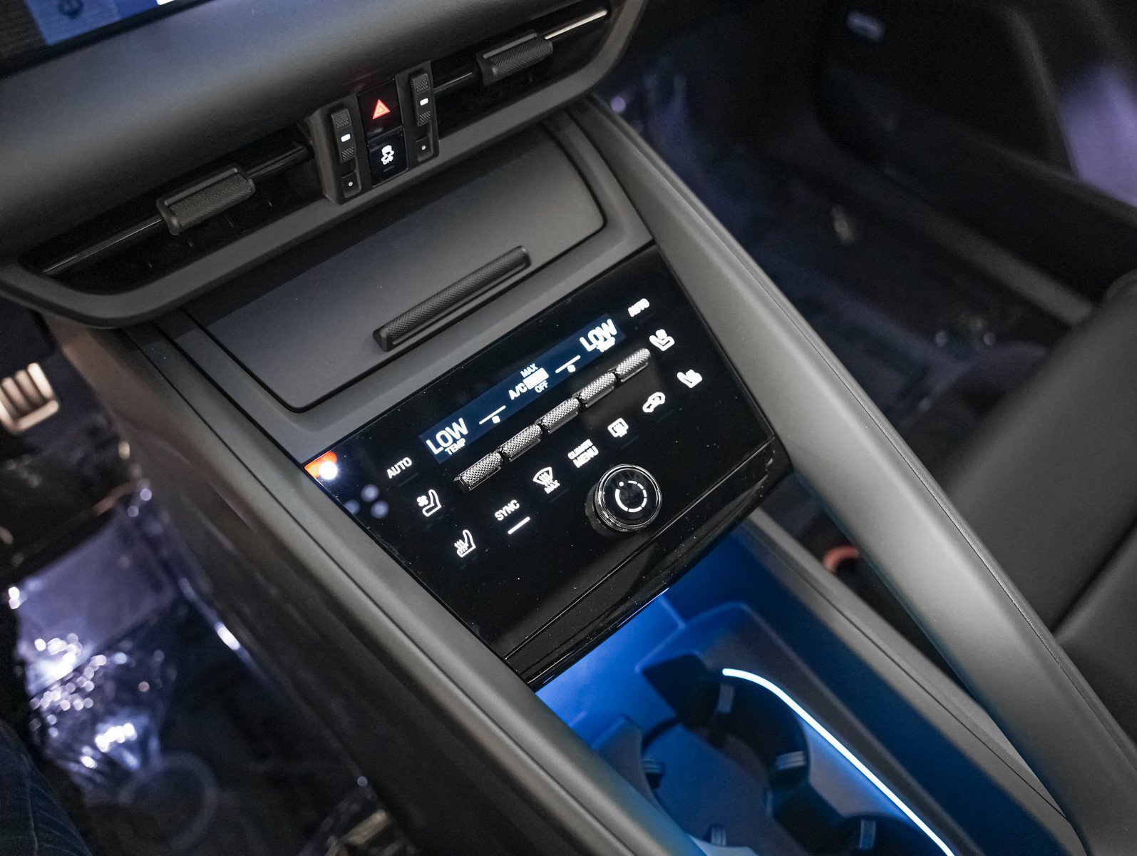 2025 Porsche Macan Electric photo 19