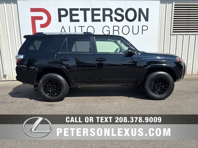 2022 Toyota 4Runner SR5 Premium photo 3