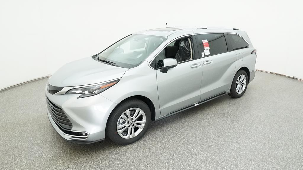 2024 Toyota Sienna Platinum's photo