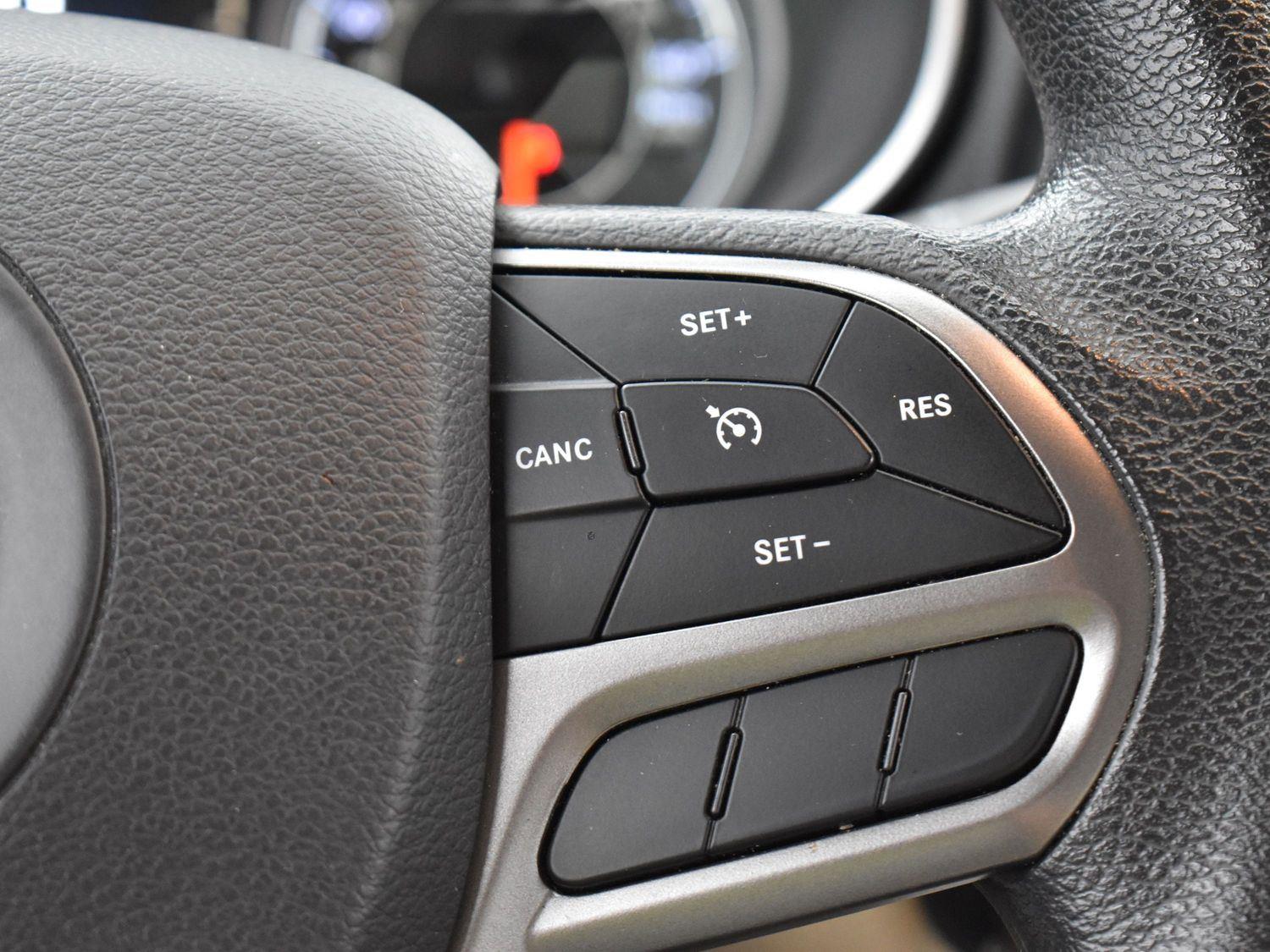 2019 Jeep Cherokee Latitude photo 14