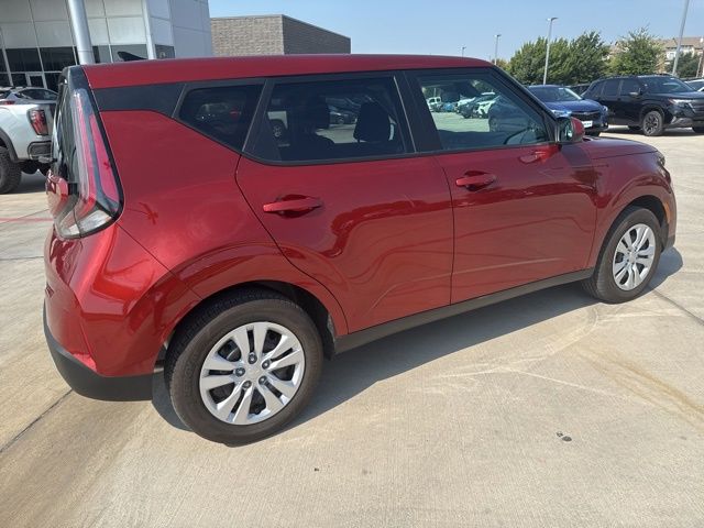 2025 Kia Soul LX photo 3
