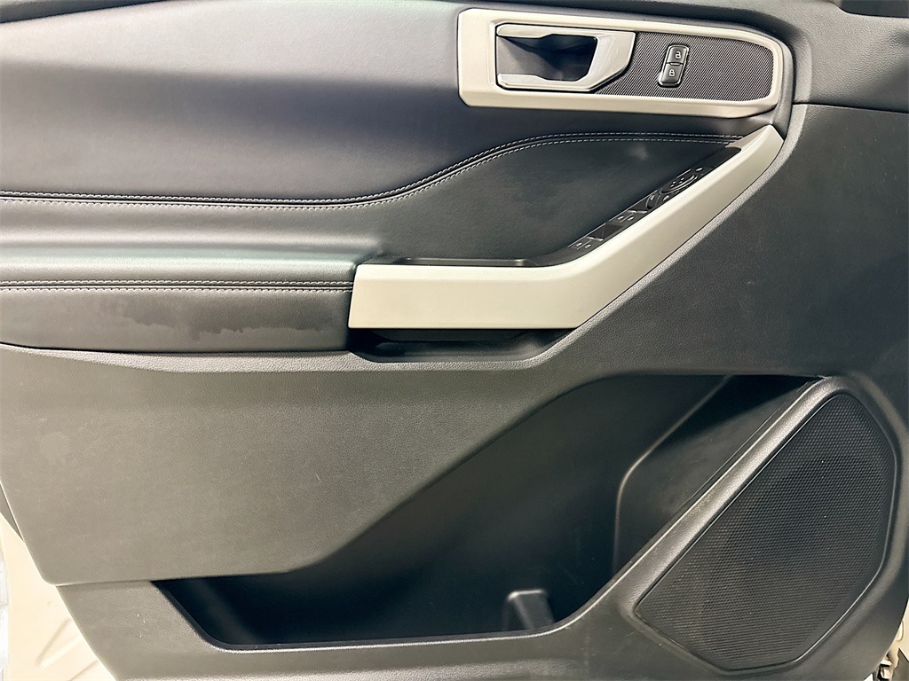 2022 Ford Explorer XLT photo 17