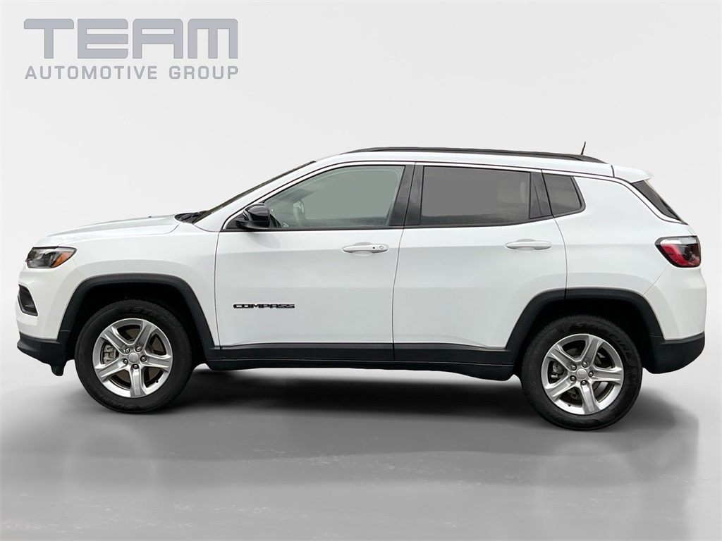 2024 Jeep Compass Latitude photo 2