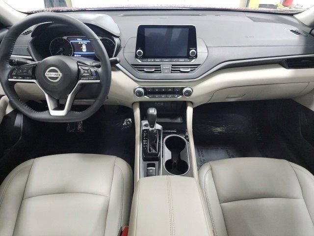 2022 Nissan Altima 2.5 SV photo 2