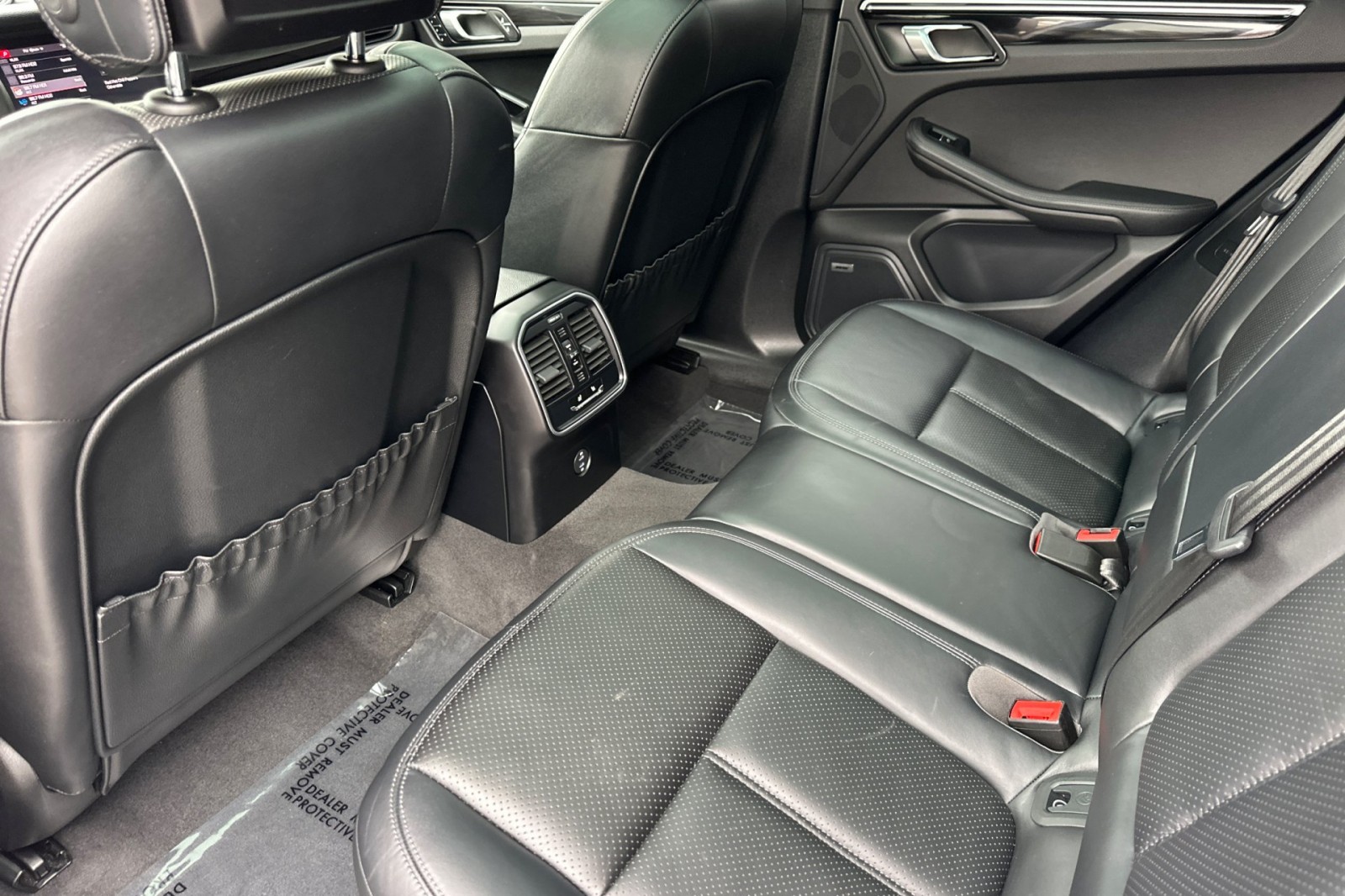 2020 Porsche Macan photo 15
