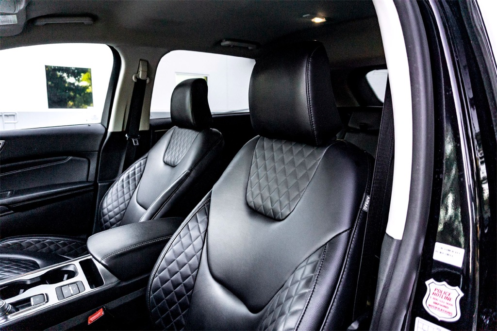 2024 Ford Edge Titanium photo 13