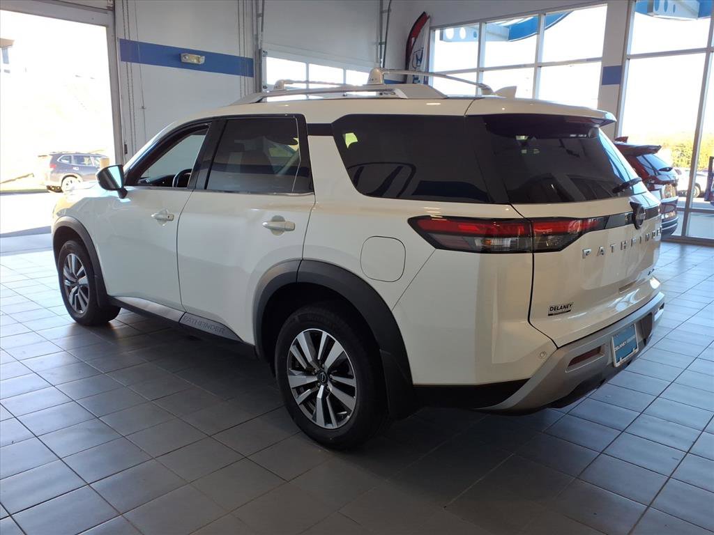 2022 Nissan Pathfinder SL photo 4
