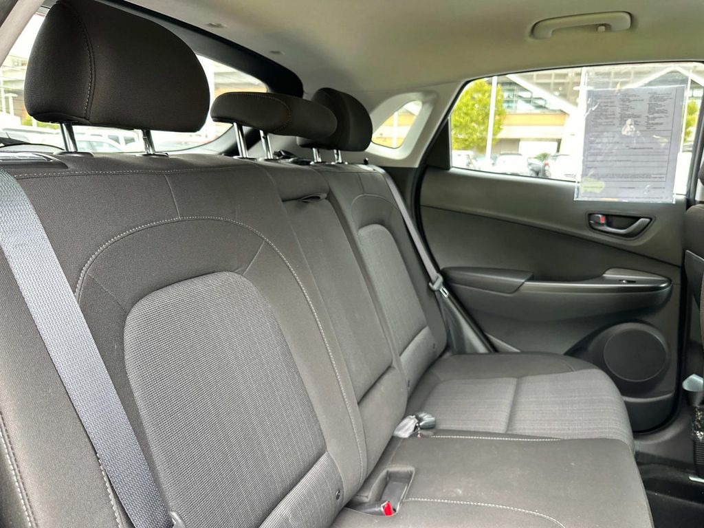 2023 Hyundai Kona SEL photo 24