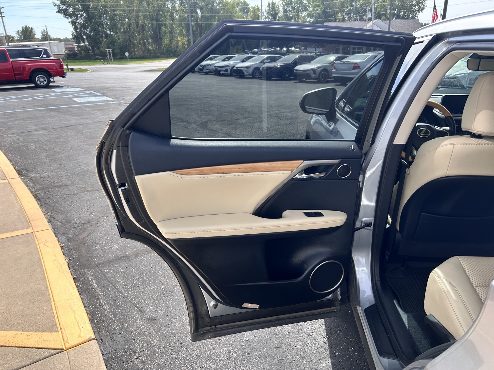 2022 Lexus RX 350L photo 13