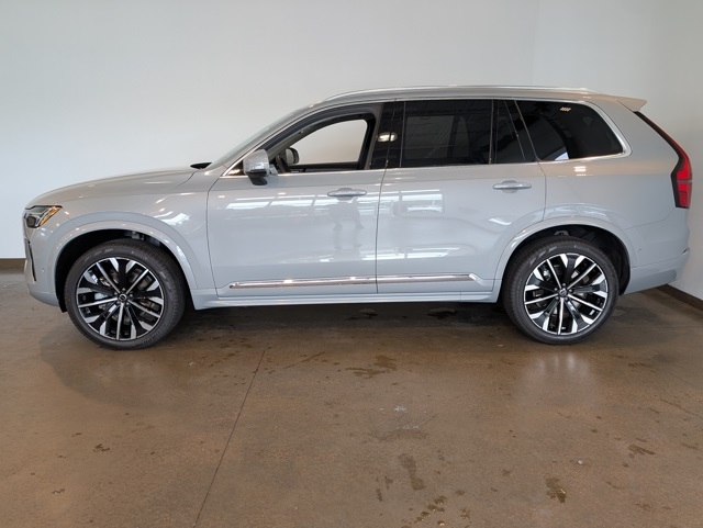 2026 Volvo XC90 Plus photo 3