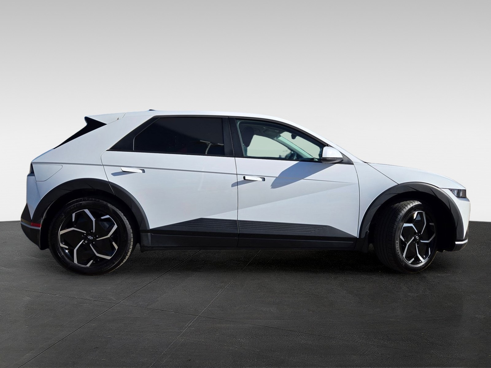2023 Hyundai Ioniq 5 SEL photo 3