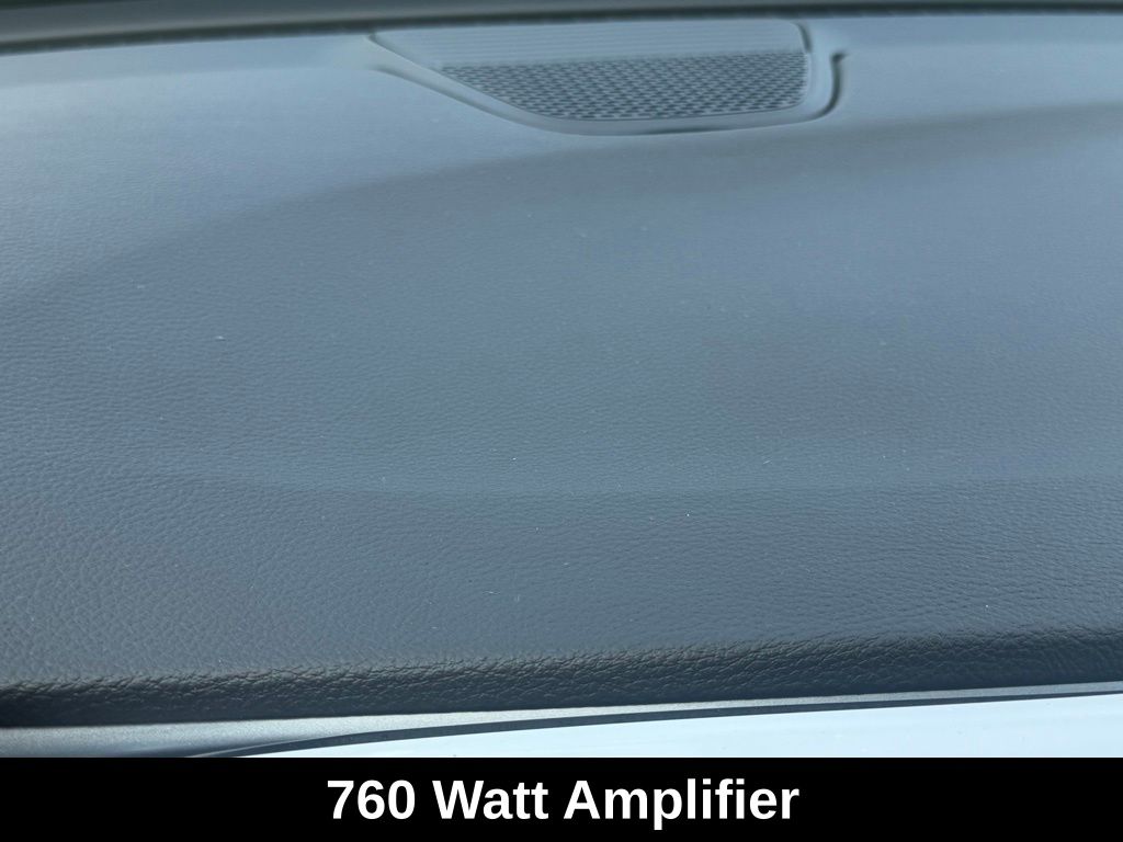 2026 Chrysler Pacifica Limited photo 9