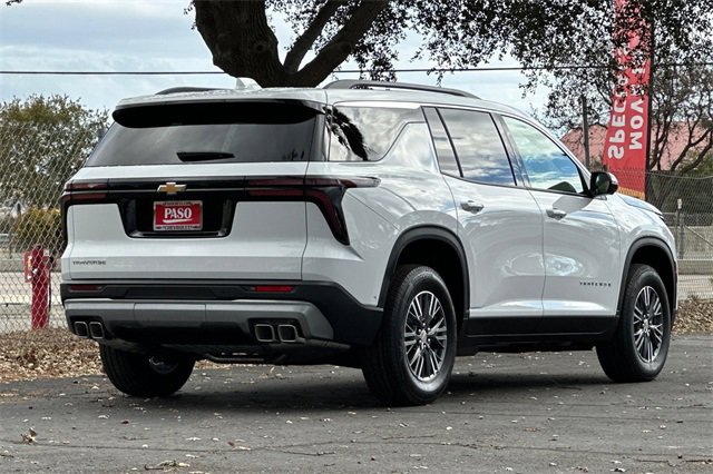 2026 Chevrolet Traverse photo 2
