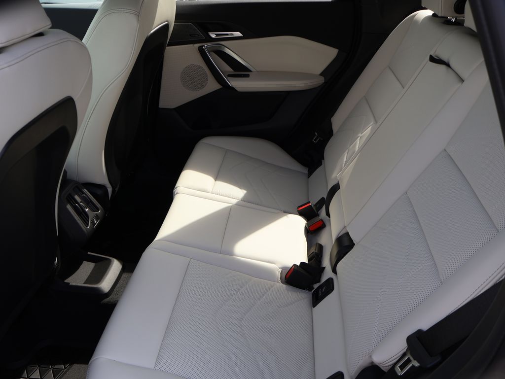 2026 Bmw X1 XDrive28i photo 17
