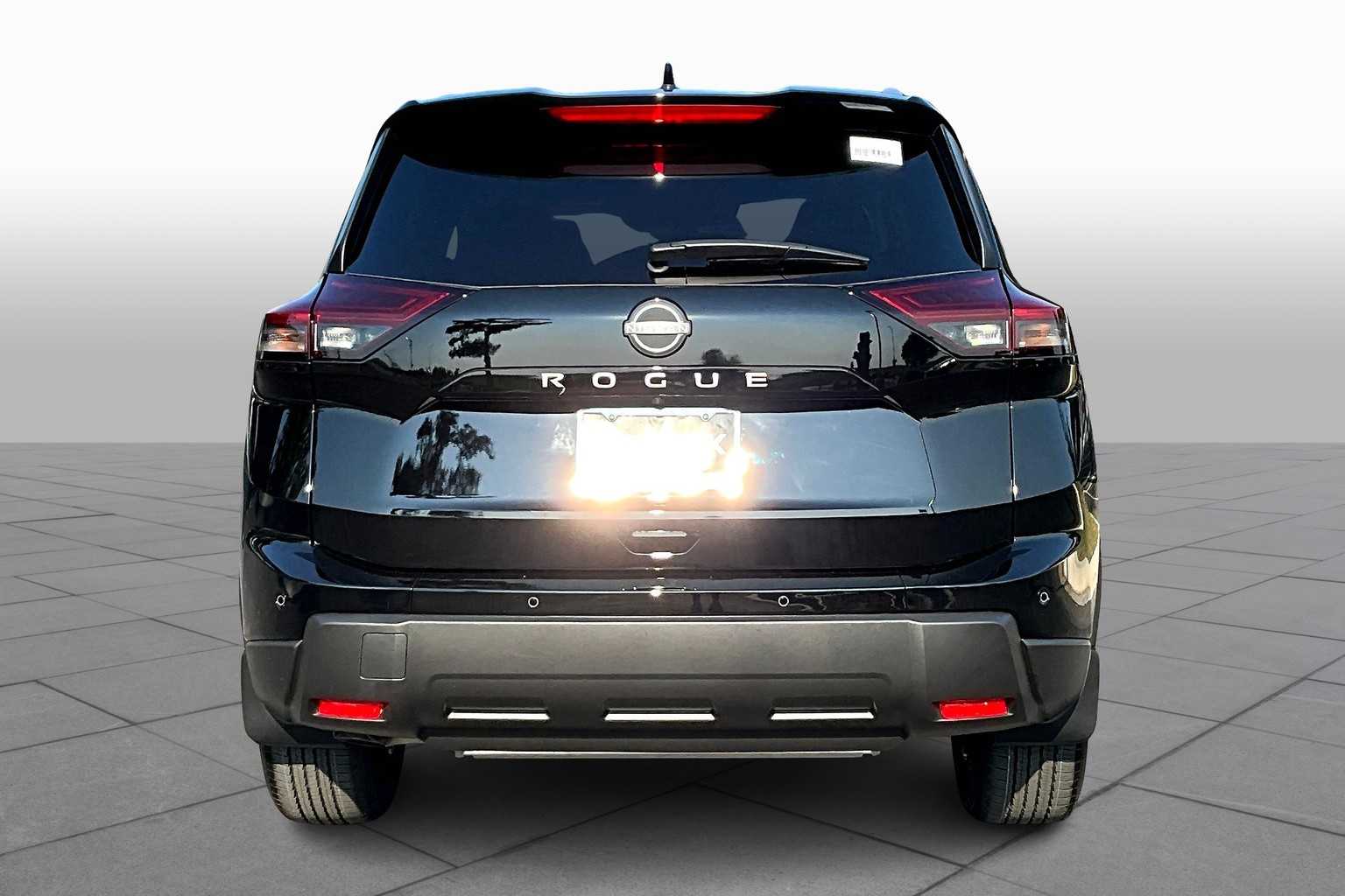 2026 Nissan Rogue SV photo 2