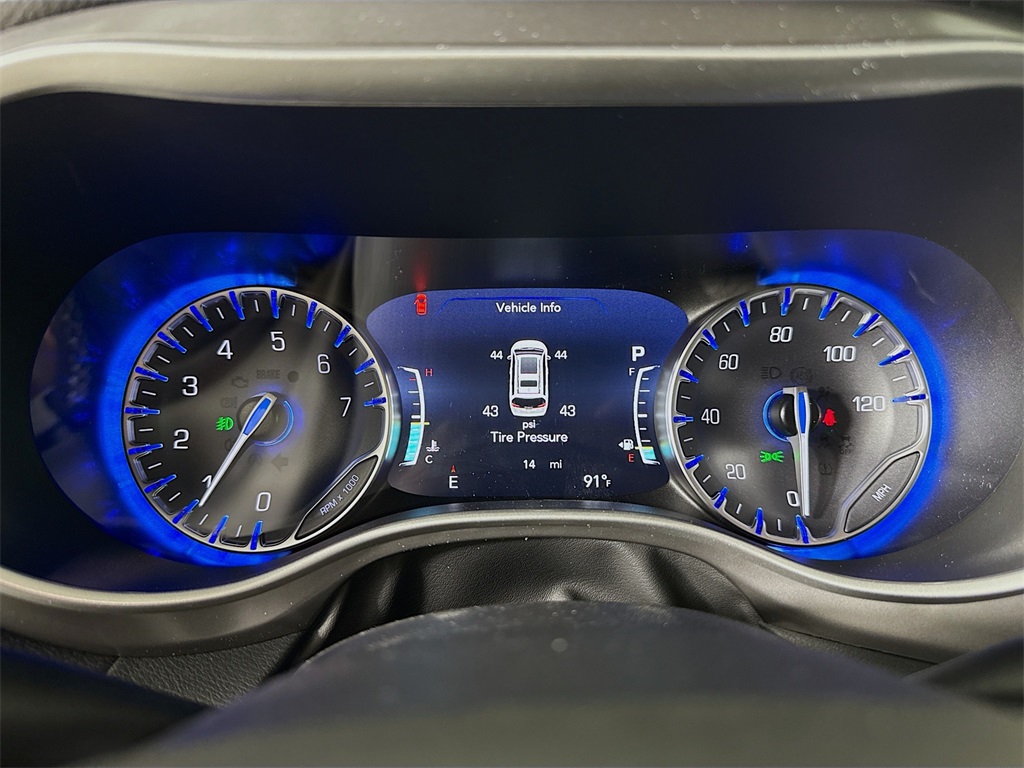 2026 Chrysler Pacifica photo 8