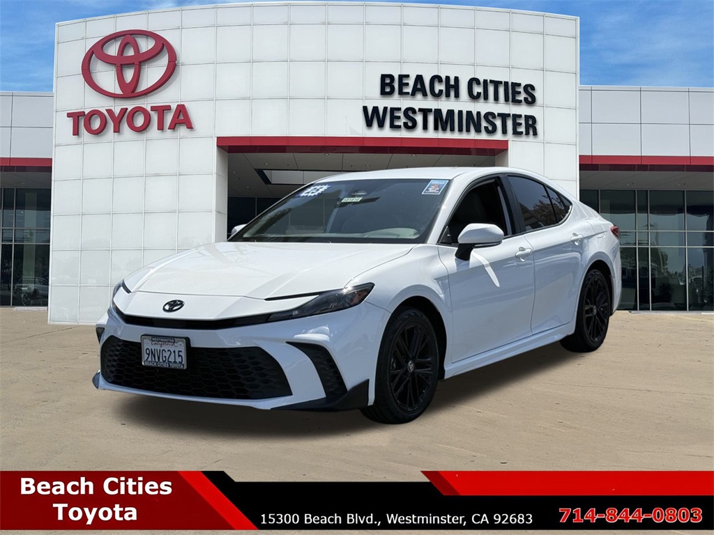 2025 Toyota Camry SE photo 4