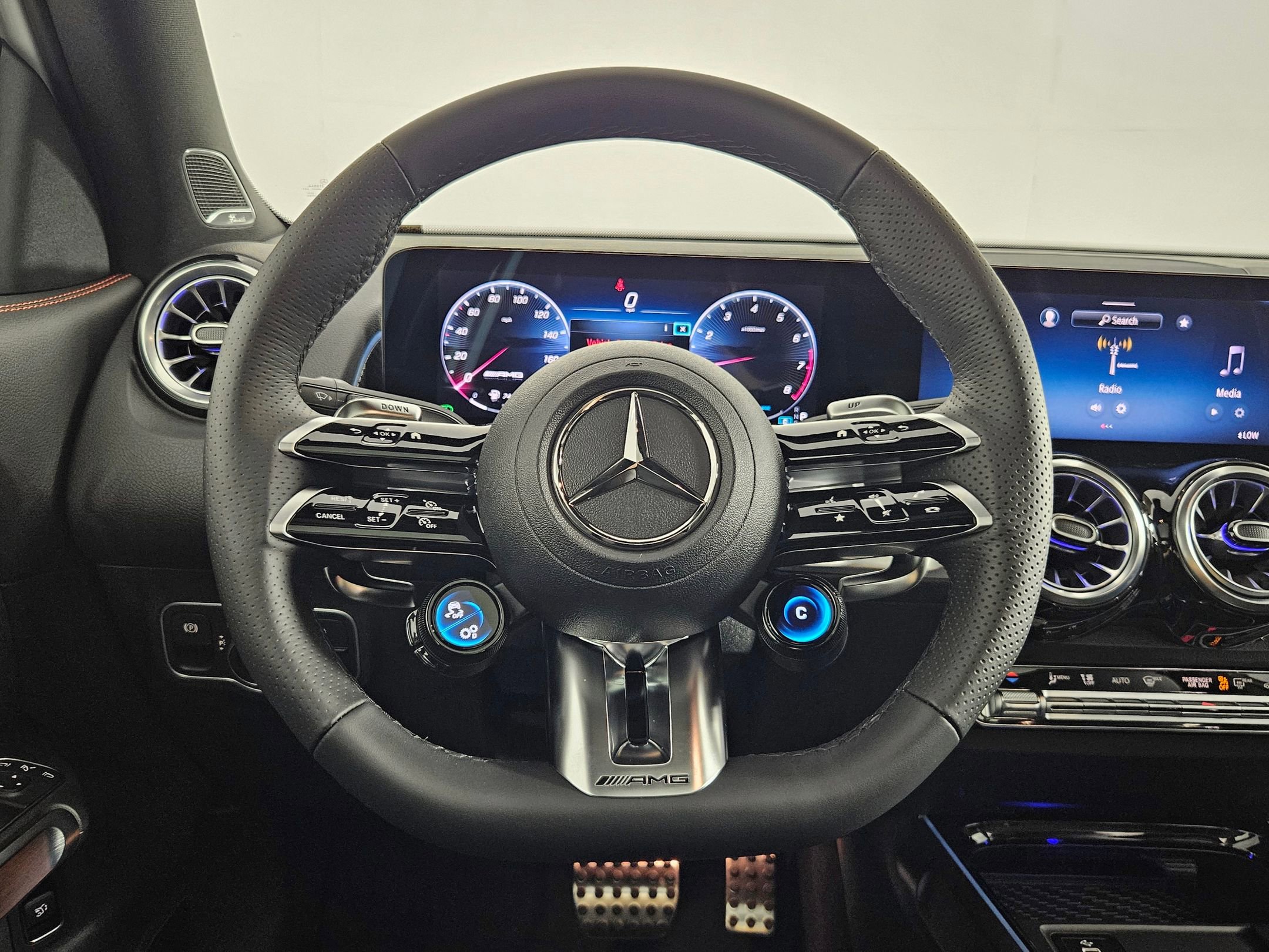 2025 Mercedes Benz GLB AMG 35 4MATIC photo 21