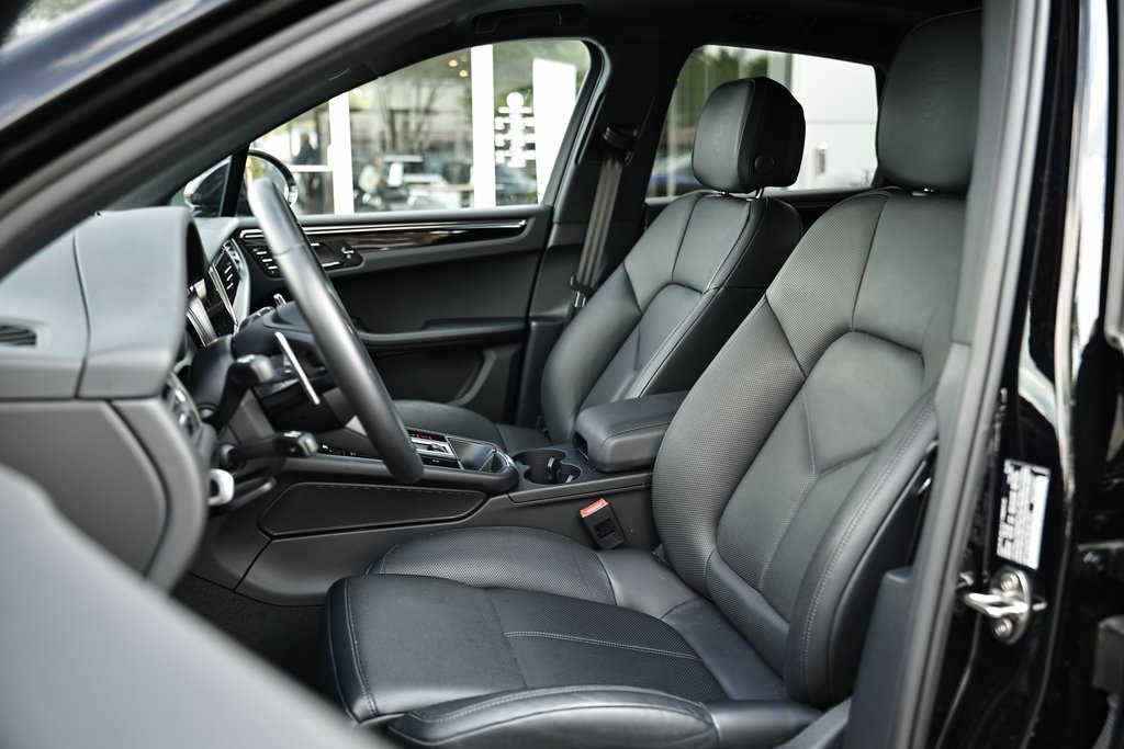 2024 Porsche Macan T photo 5