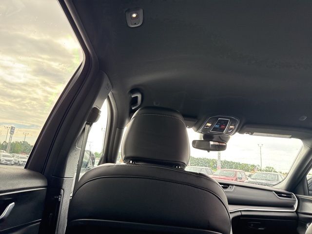 2023 Jeep Grand Cherokee Altitude photo 28