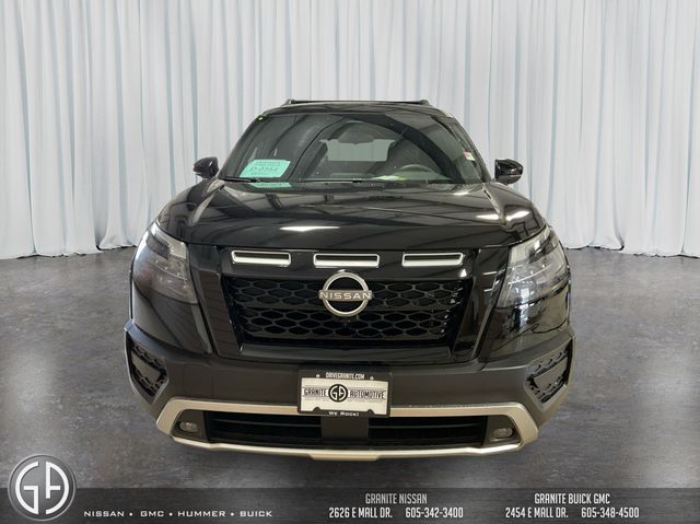 2025 Nissan Pathfinder Rock Creek photo 2
