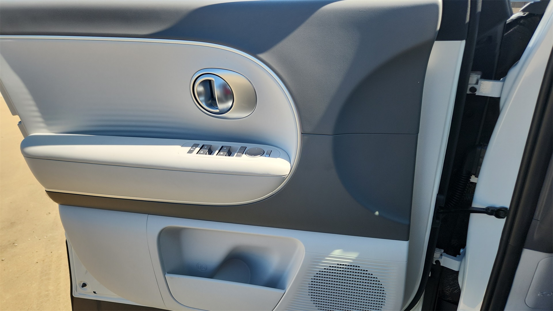 2026 Hyundai Ioniq SE photo 22