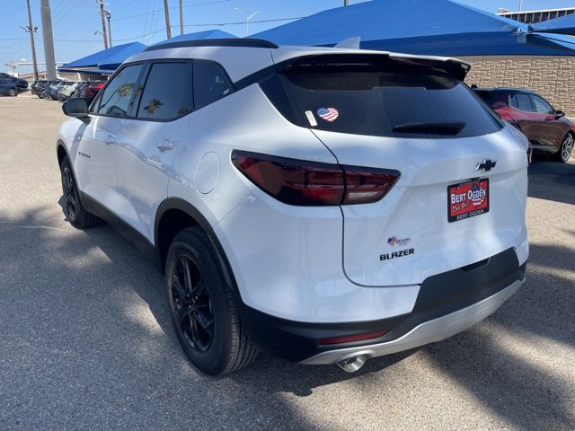 2025 Chevrolet Blazer 2LT photo 3