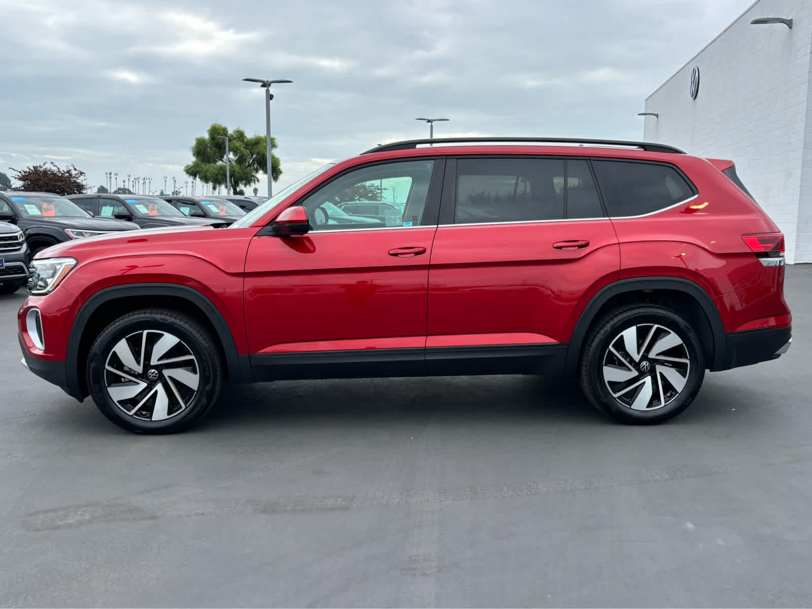 2025 Volkswagen Atlas SE Technology photo 5
