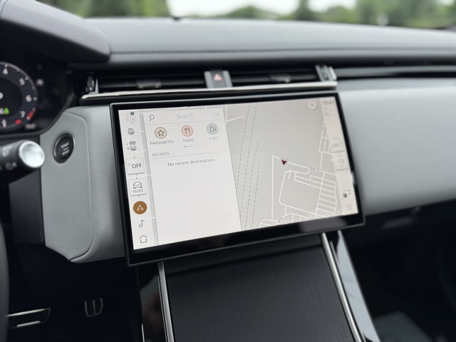 2026 Land Rover Range Rover Velar SE photo 13