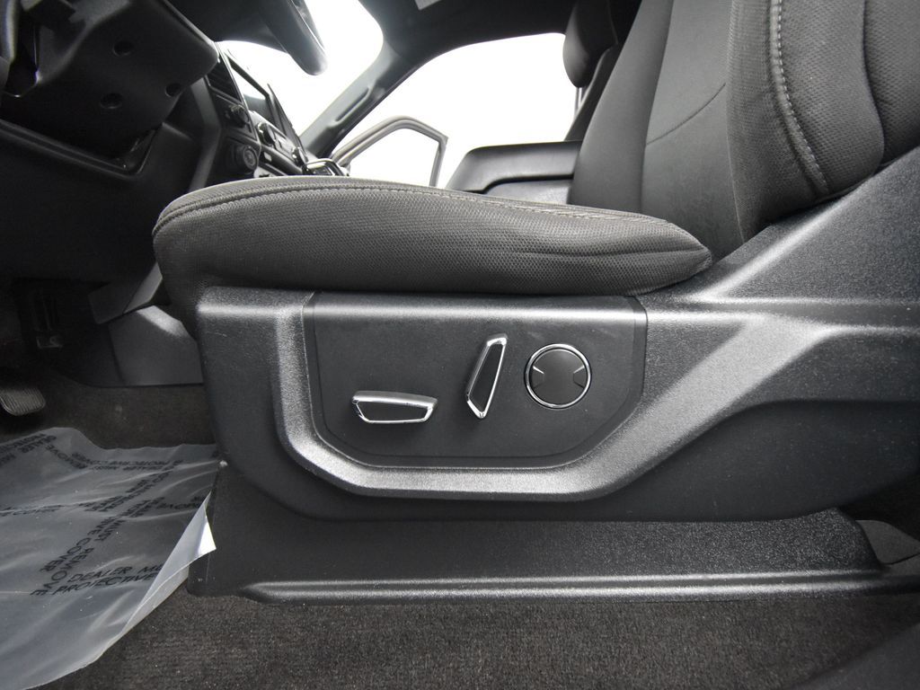 2018 Ford F-150 XLT FX4 photo 16