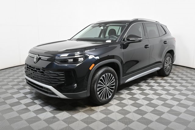 2025 Volkswagen Tiguan S photo 2