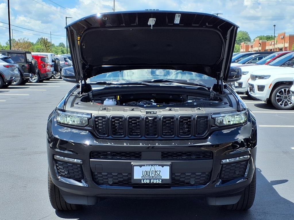 2025 Jeep Grand Cherokee Limited photo 19