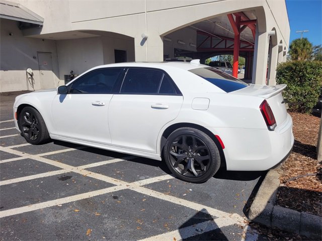 2023 Chrysler 300 S photo 4