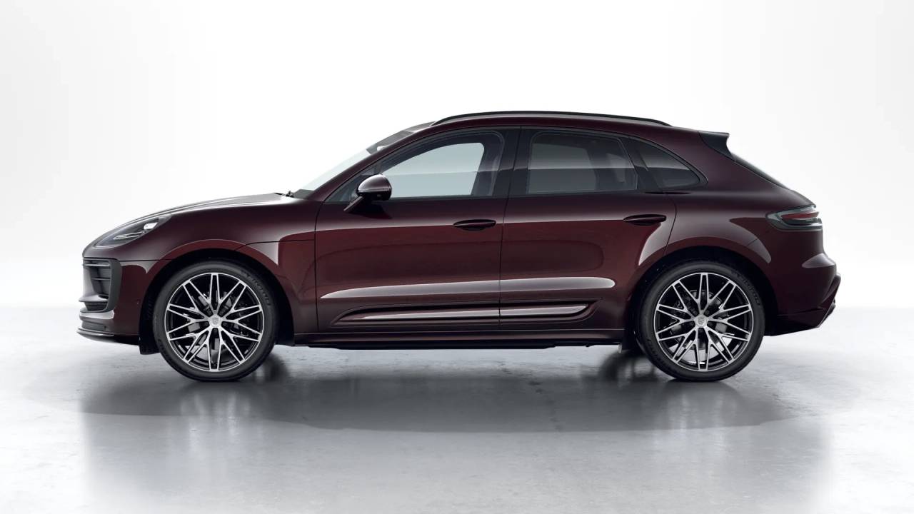 2026 Porsche Macan T photo 2