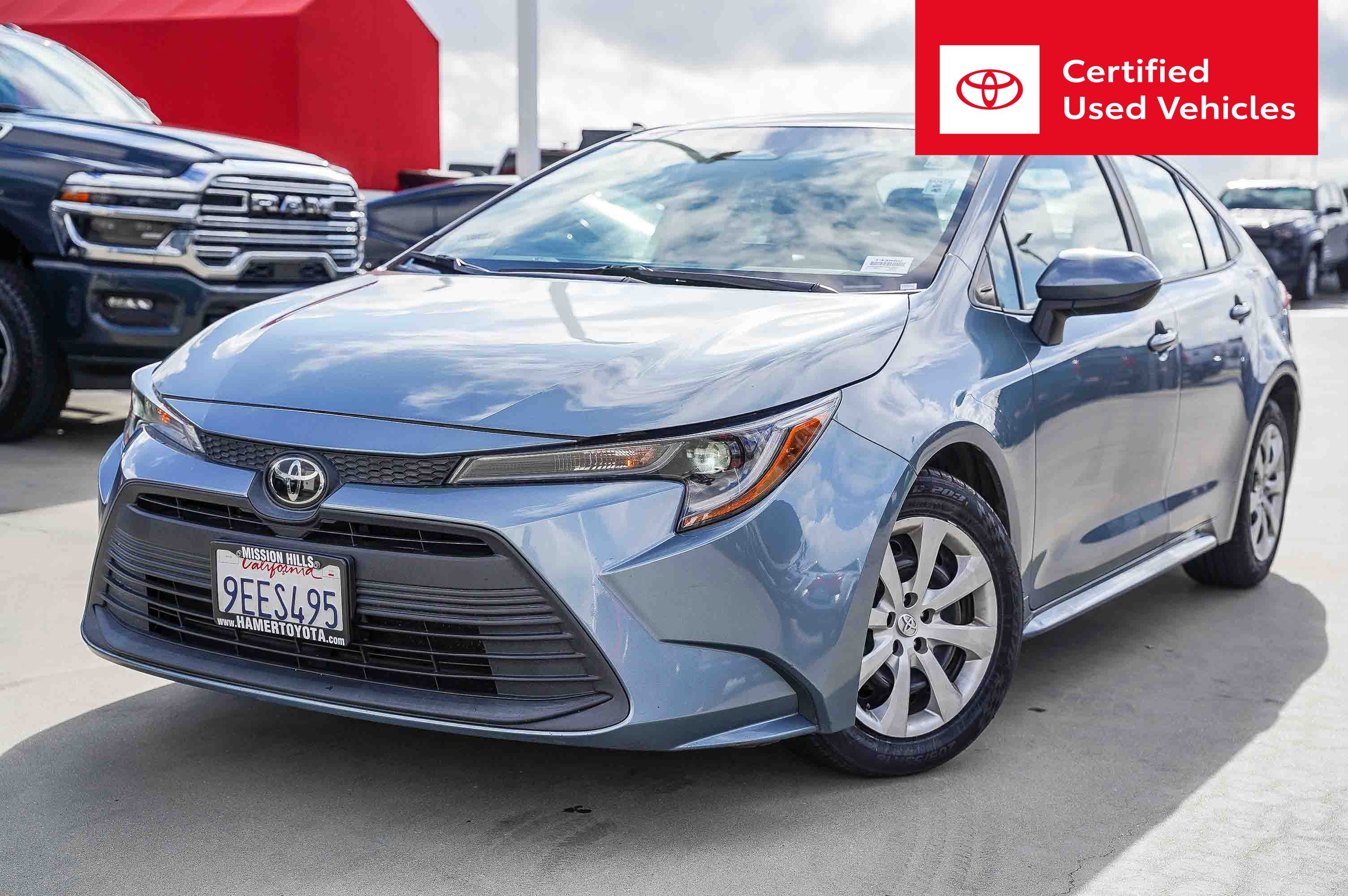 2023 Toyota Corolla LE's photo