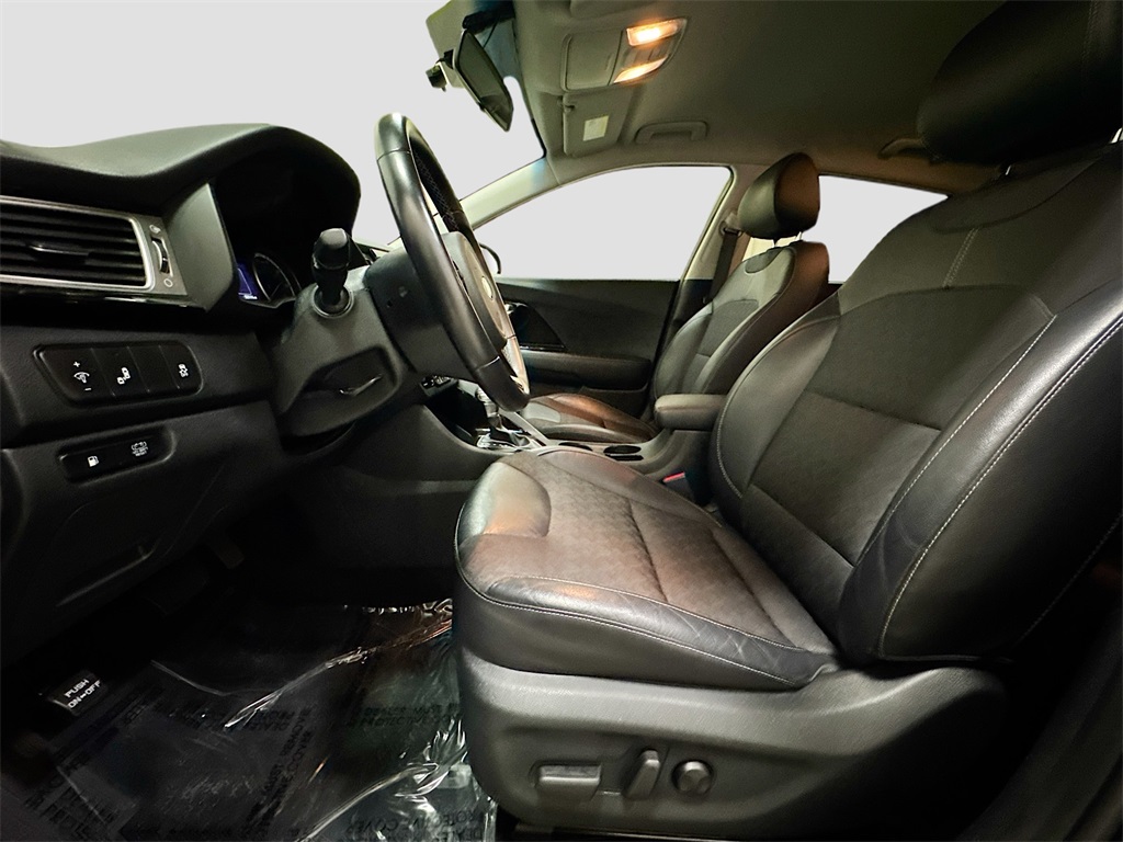 2017 Kia Niro EX photo 5