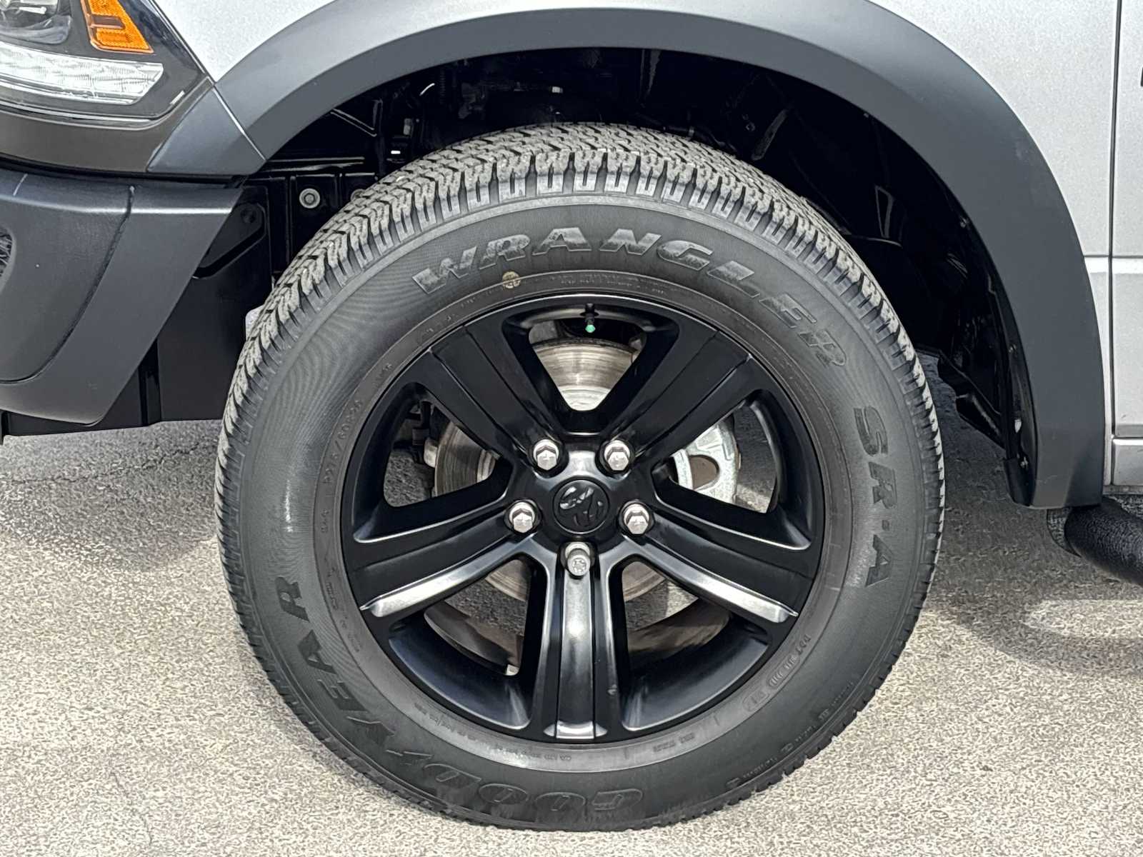 2022 Ram 1500 Classic Warlock photo 10