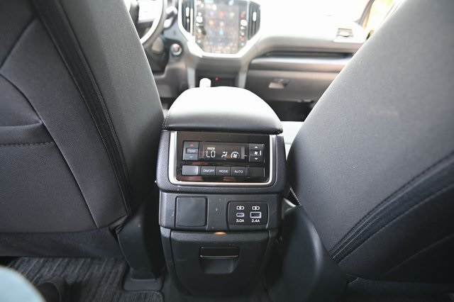2024 Subaru Ascent Premium photo 27