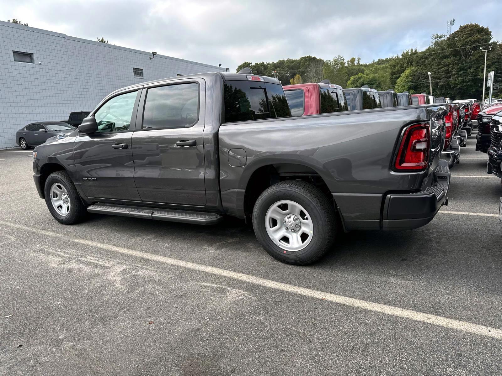 2025 Ram 1500 Tradesman photo 2