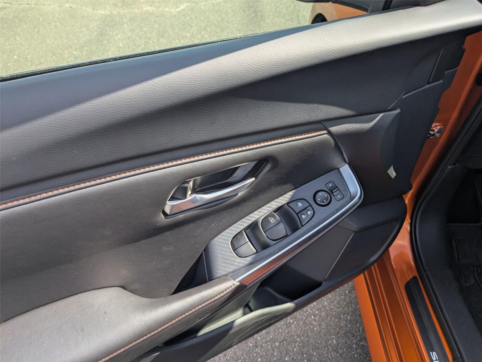 2023 Nissan Sentra SR photo 12