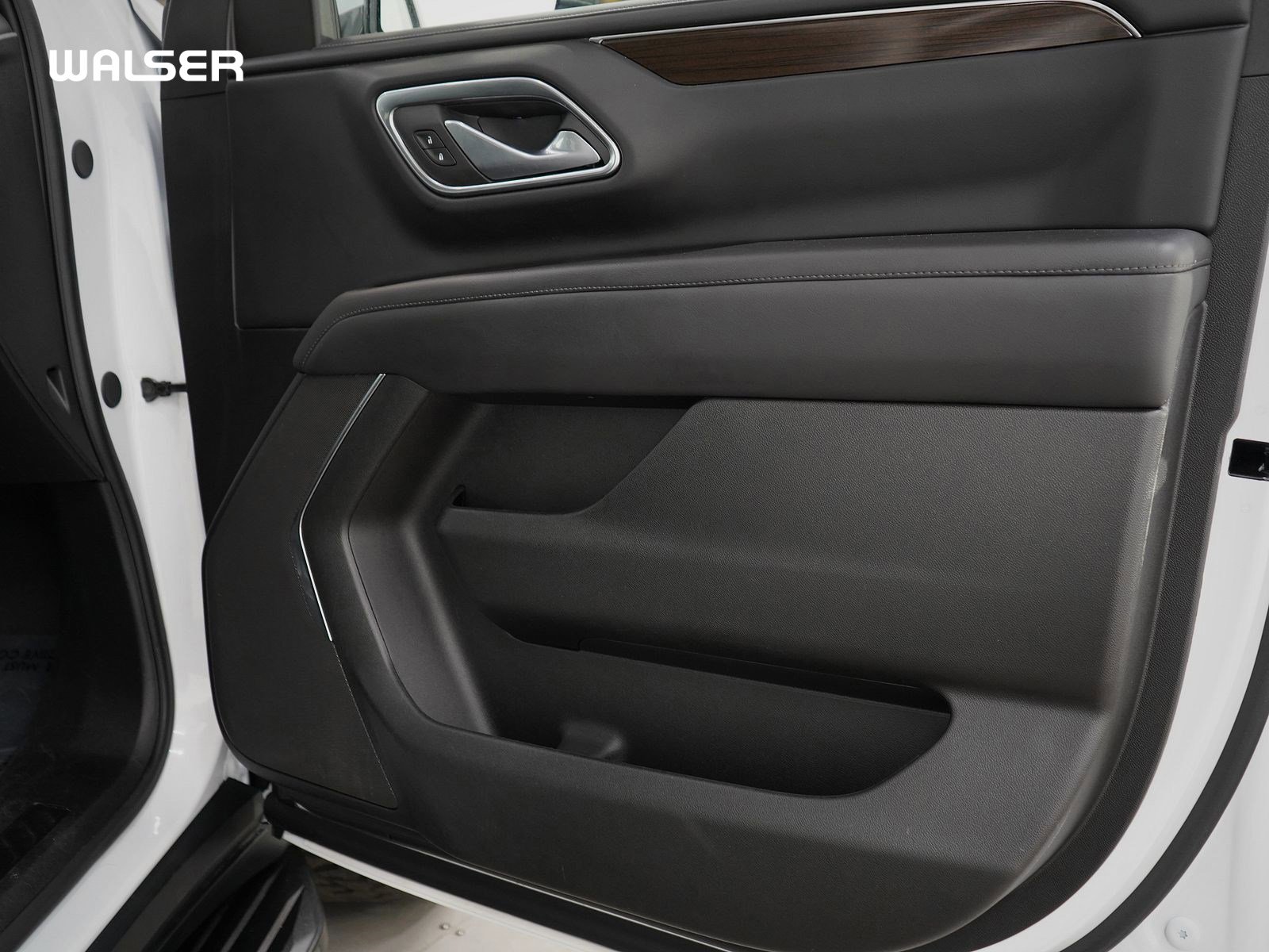 2024 GMC Yukon SLE's photo