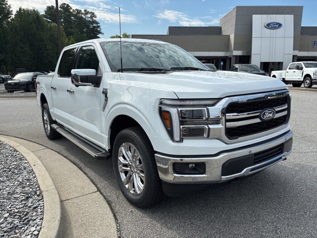 2025 Ford F-150 Lariat photo 2