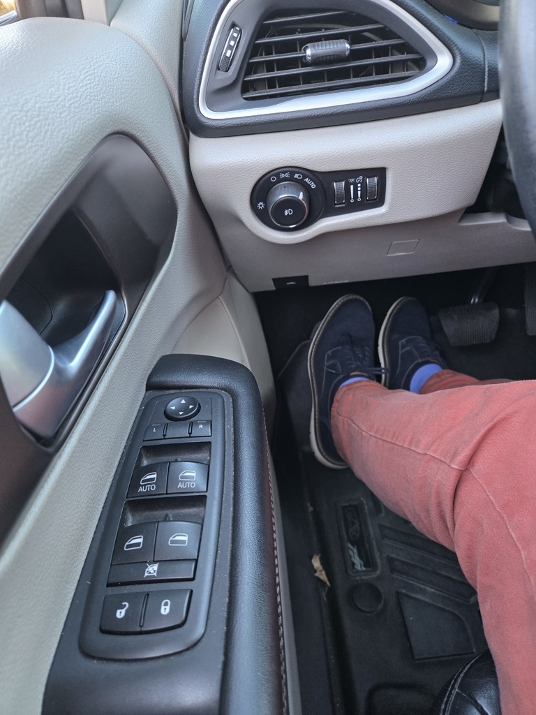 2018 Chrysler Pacifica Touring L photo 14
