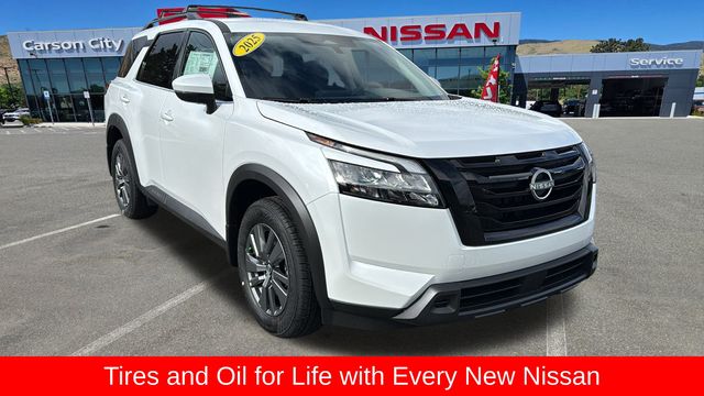 2025 Nissan Pathfinder SV's photo