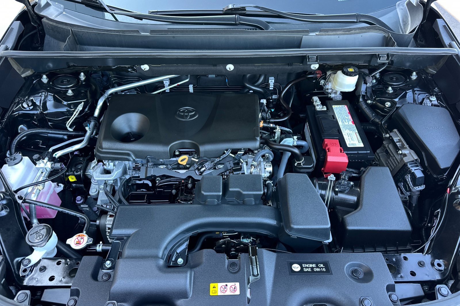 2022 Toyota RAV4 LE photo 23