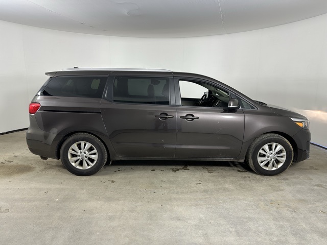 2017 Kia Sedona LX photo 6